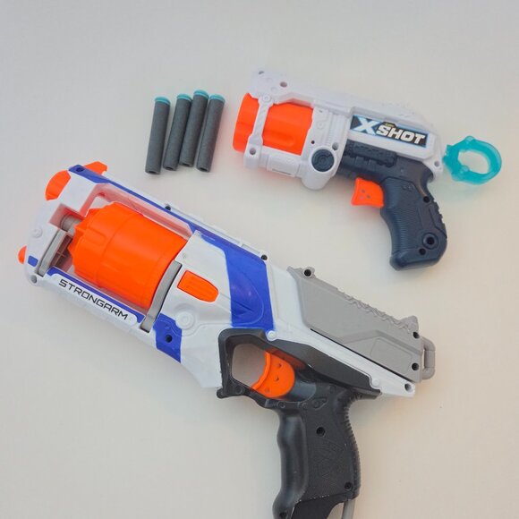 Nerf Strongarm + X-Shot Fury 4 set with darts - Picture 1 of 5